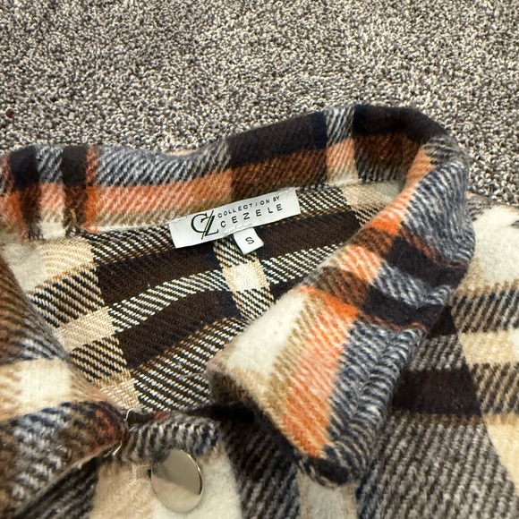 Plaid Button-Up Shirt - Picture 3 of 4